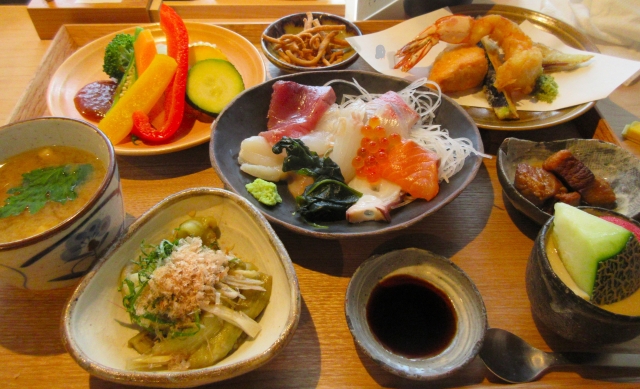 お惣菜盛り合わせ